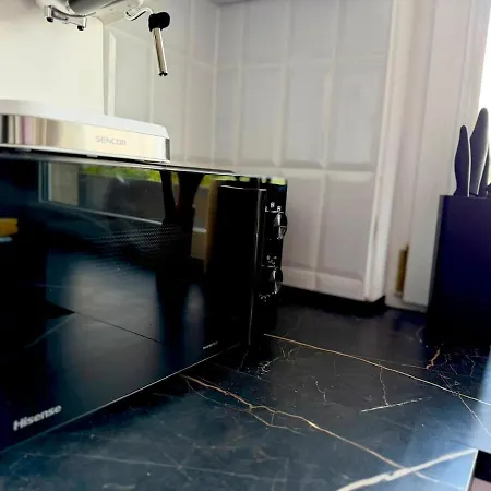 Victoria Apartment *